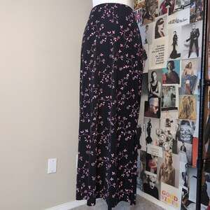 Floral Rose Print Maxi Skirt with Side Slit